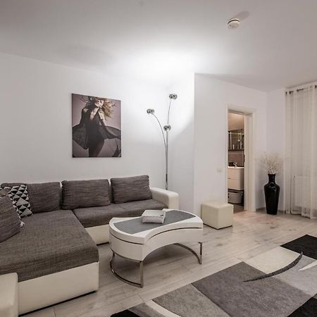 Studio Residence Militari M2 Bukarest Exteriör bild