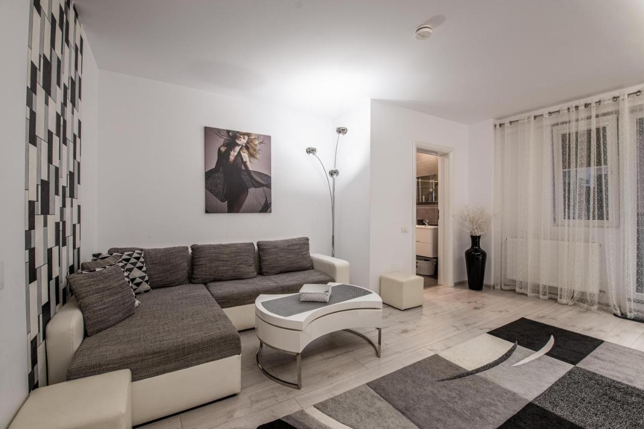 Studio Residence Militari M2 Bukarest Exteriör bild