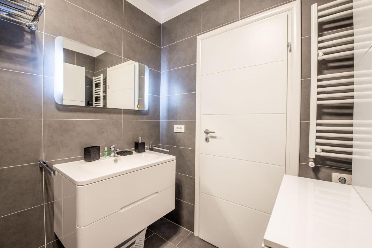 Studio Residence Militari M2 Bukarest Exteriör bild